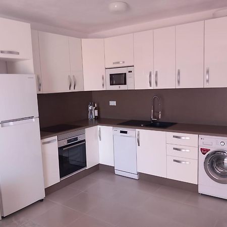 Victoria Court 2- Lovely Apartment 25 Arona  Buitenkant foto